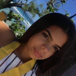 Meet your Posher, Alejandra